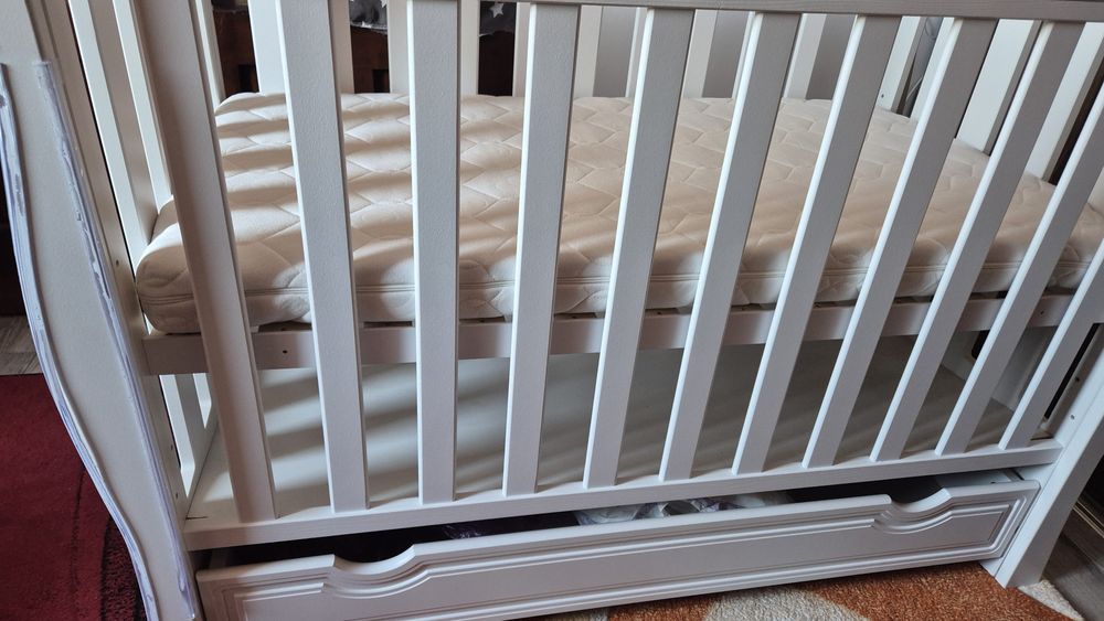 Pătuț bebe impecabil
