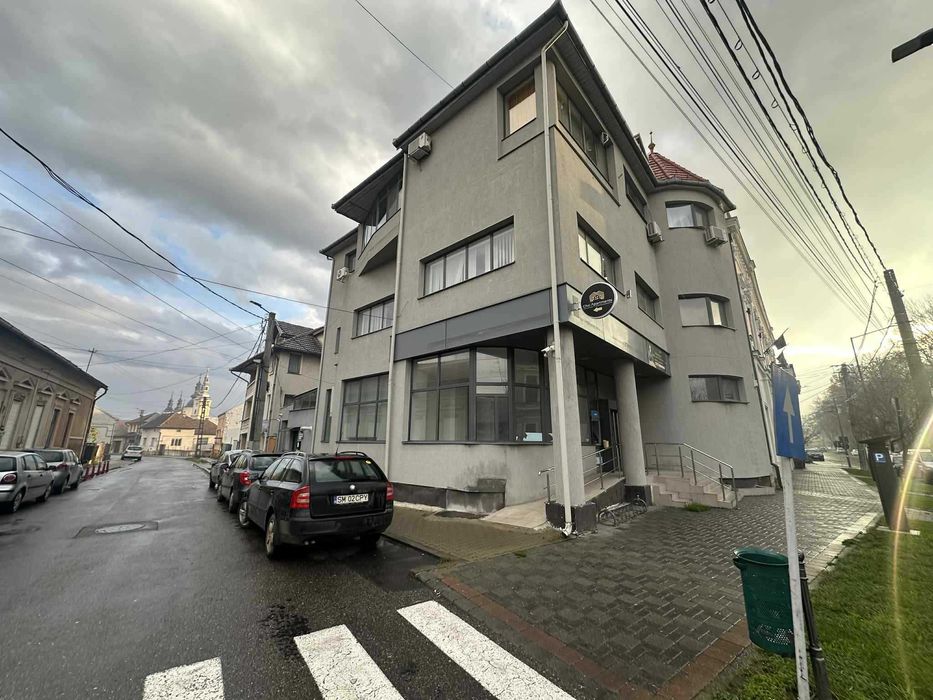 SUPER OCAZIE ÎN CAREI – Spațiu Comercial ULTRACENTRAL de Închiriat!