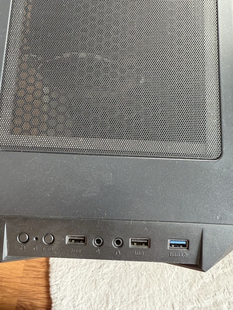 VAND PC GAMING (specificatiile in descriere)