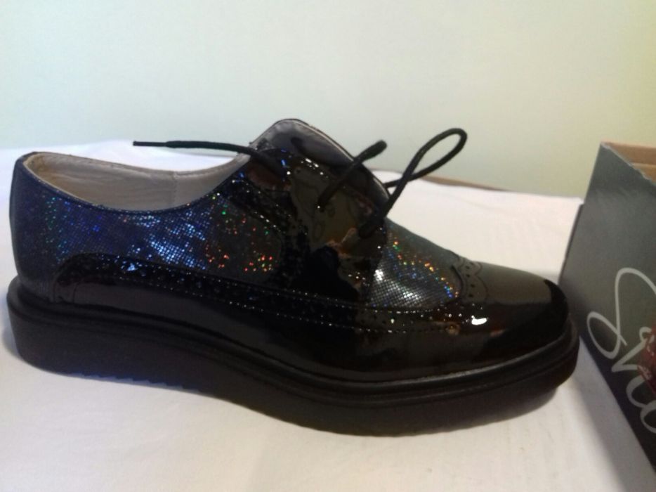 Pantofi noi piele
