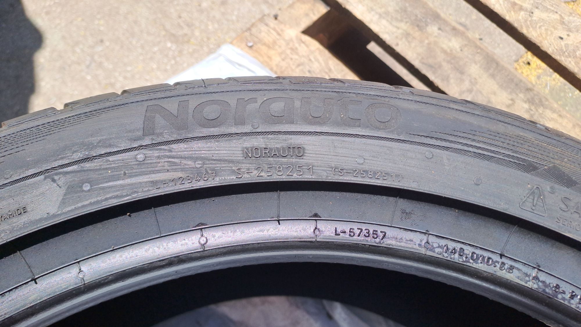 1бр. Нова 225/45/18 Лятна гума Norauto