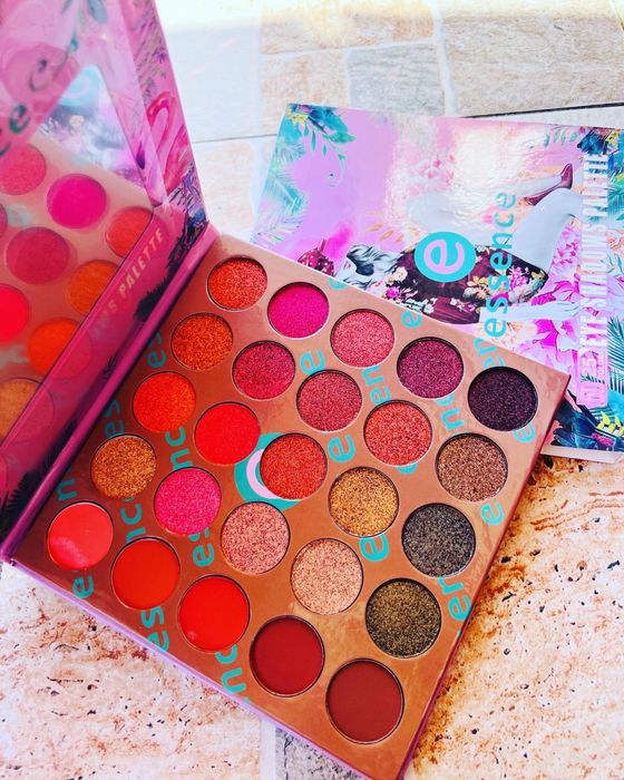 Palete/truse fard pleoape/iluminator/blush