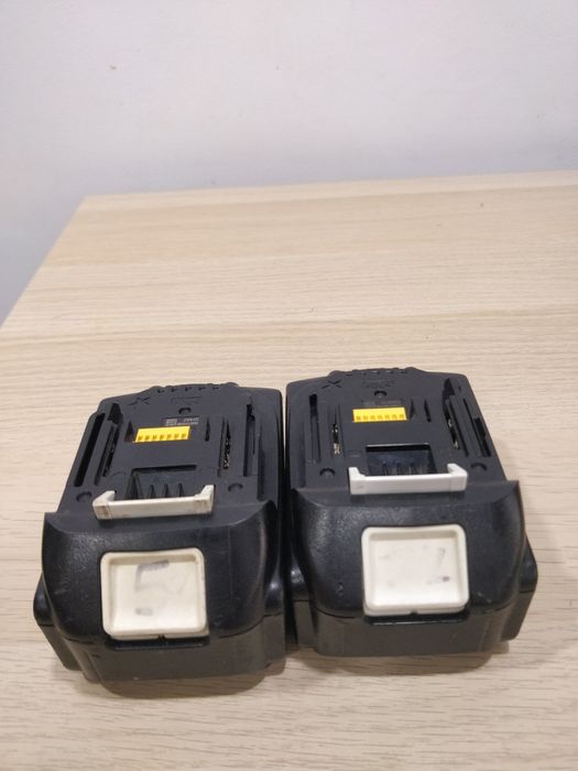 Încărcător și acumulator 4Ah sau 5Ah  Makita 18V