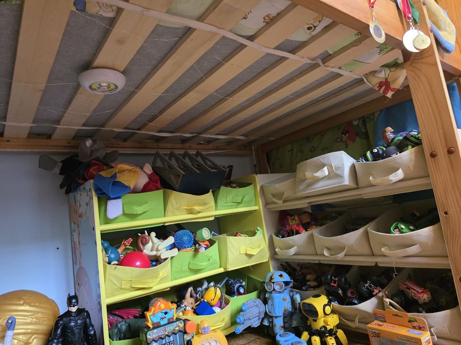 Pat etajat pentru copii cu topogan