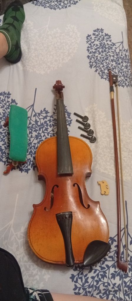 Продам скрипку с футляром