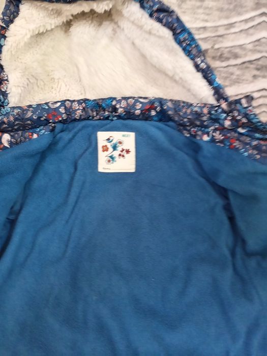 Продаю куртку детскую