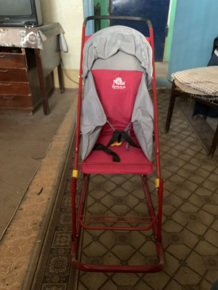 Продаеться детская зимная коляска санй