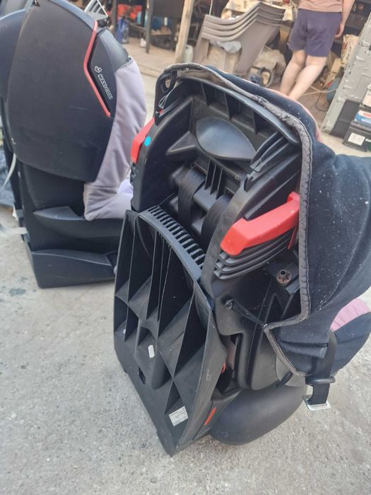 Vand 2 scaune auto decente 50 lei bucata