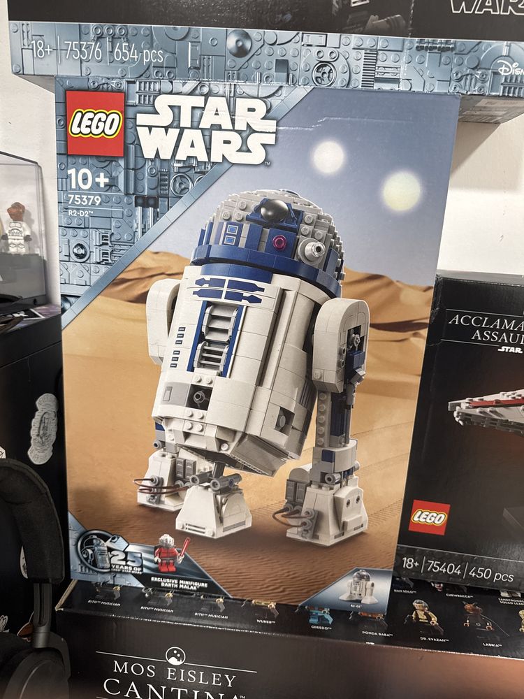 Lego Star Wars R2-D2 75379