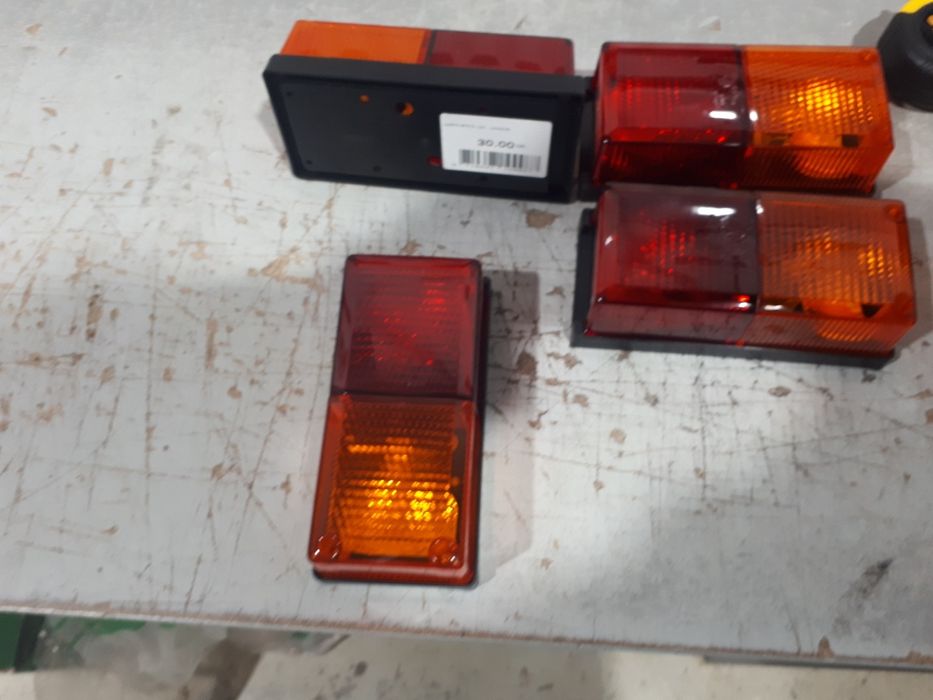 Lampi spate tractor, universale