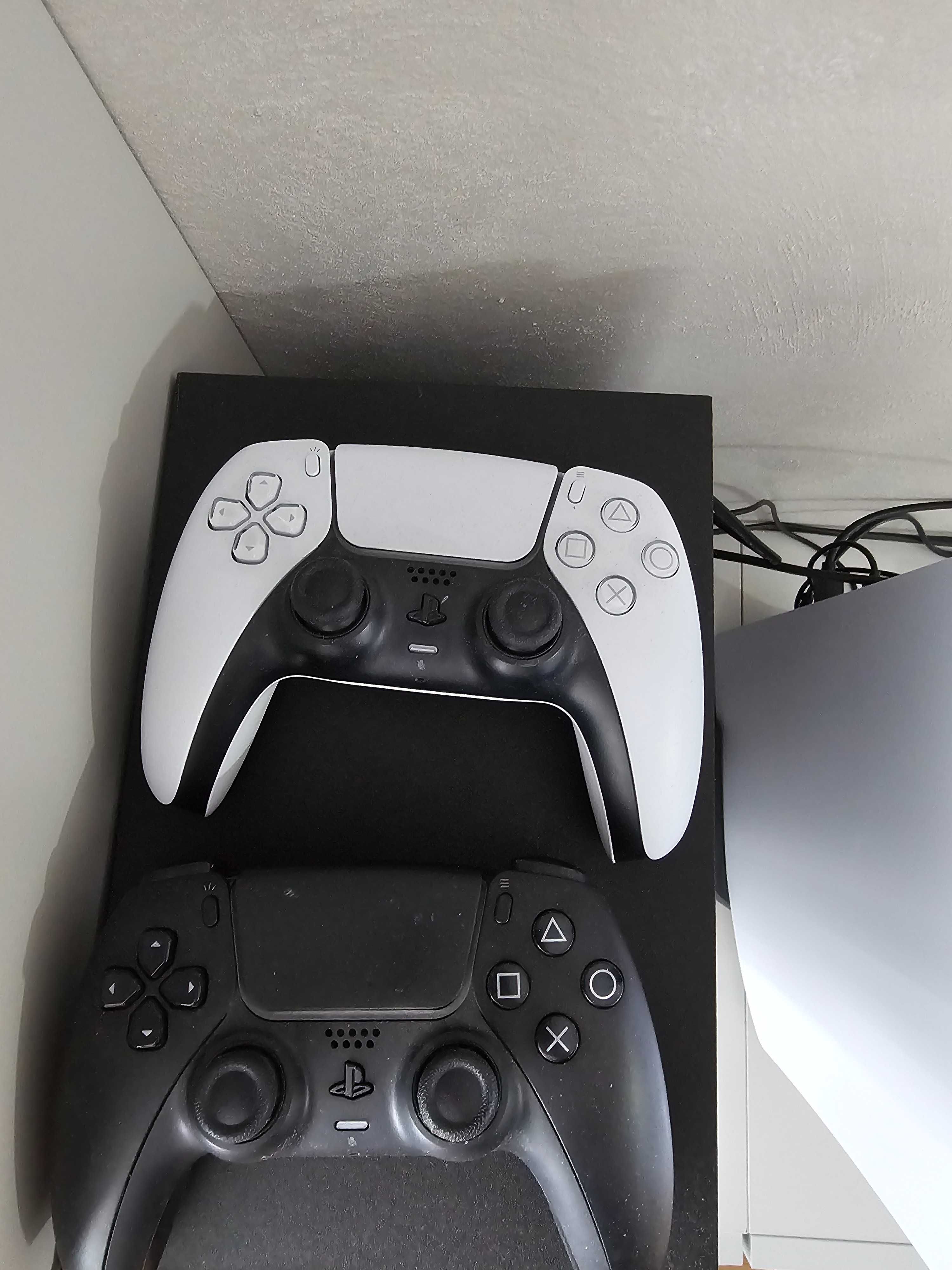 Playstation 5, 2 джойстика