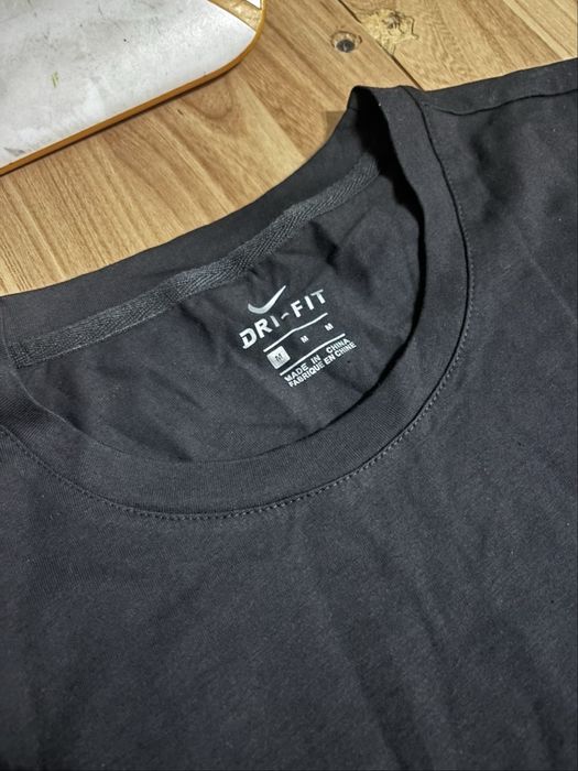 Тениска nike.