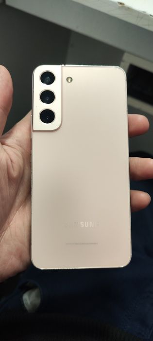 Samsung S22.  Juda arzon