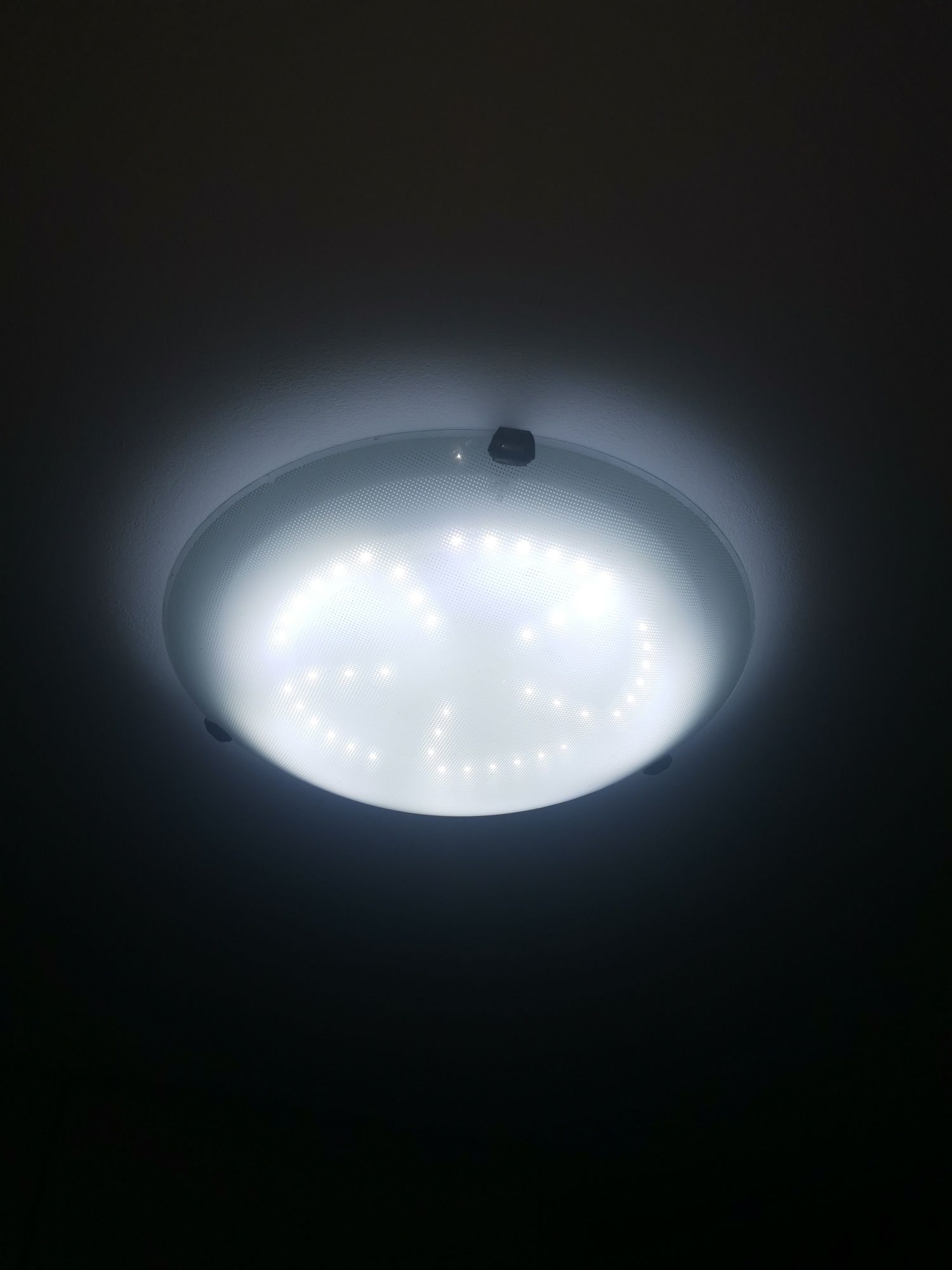 Plafoniera cu modul led 22w