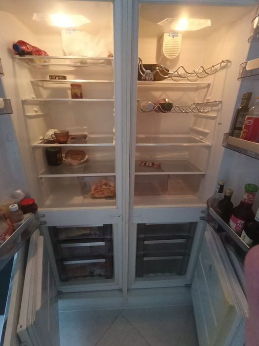 Срочно продам холодильно-морозильный шкаф,произв Franke