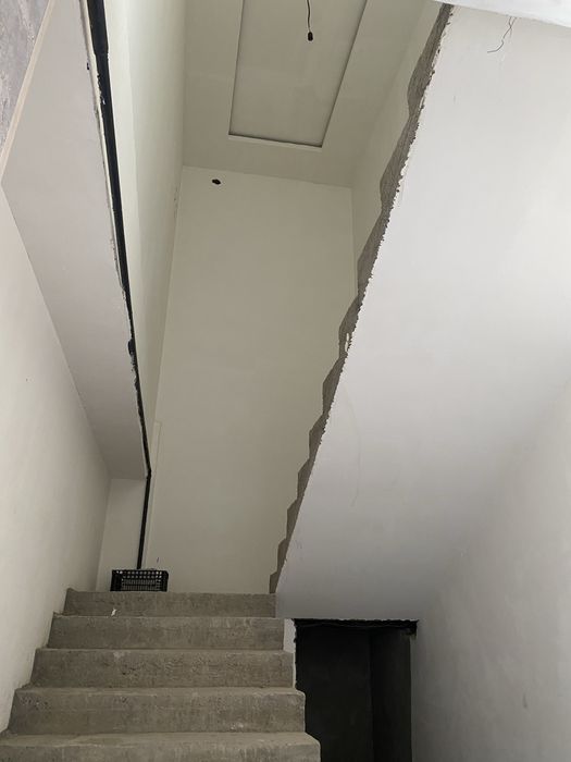 Uy sotiladi 2.1 sotihli Eski jarariq
