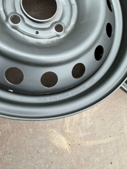 4бр. OEM железни джанти 15" Nissan 4x114.3