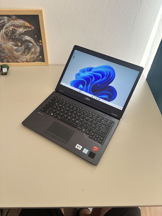 Fujitsu Lifebook U748• i7-8565u• 16gb ram• SSD Samsung 256• 14 inch