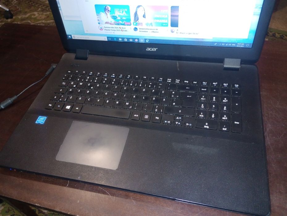 Acer ES1,  Intel Quad Core, baterie ok,displ. 17 inch, bun tester auto