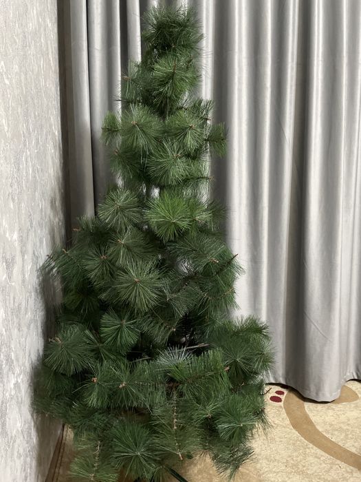 Продаёться ёлка,длинная,ТОЛЬКО В ШЫМКЕНТЕ