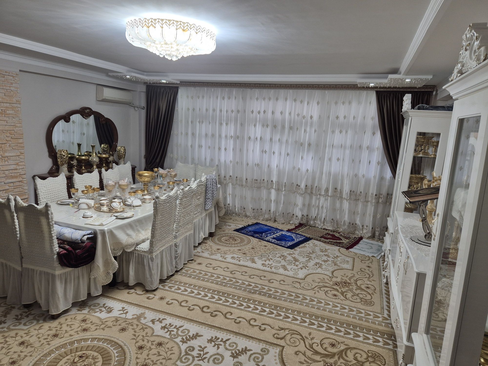 Продаётся 4х комнатная квартира срочно