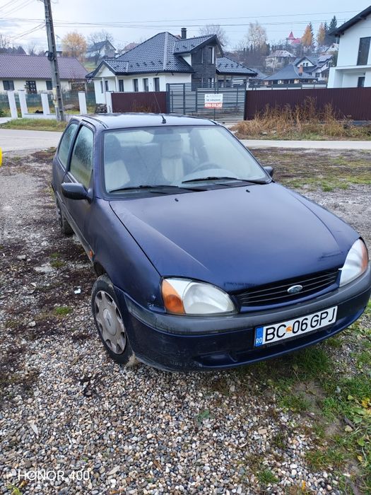 Vând Ford fiesta