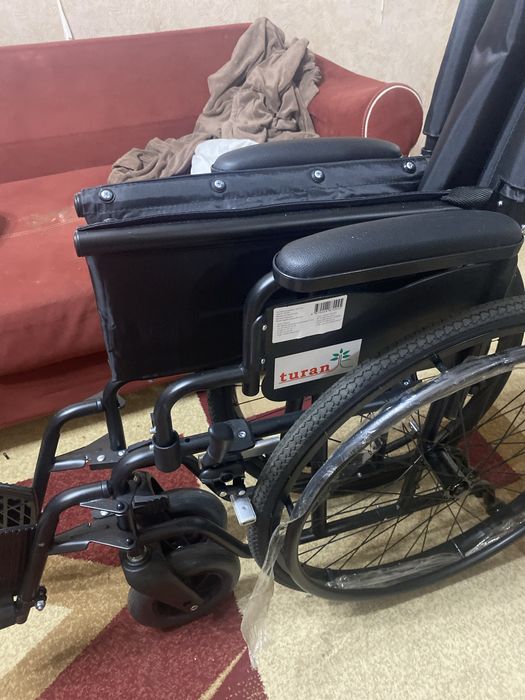 коляска для людей с ограниченными возможностями