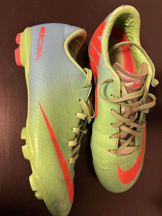 Детски футболни обувки