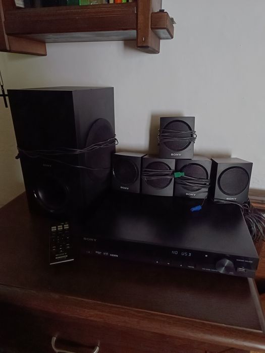 Sistem home cinema Sony dav tz135 cd, usb,fm, aux