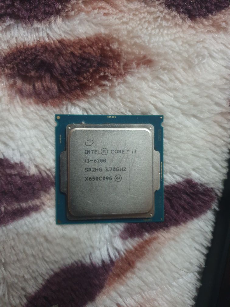 Vand procesor i3 6100 gen 6