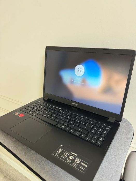 Ноутбук б/у в отличном состояние