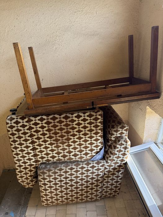 2 кресла и журнальный стол б/у