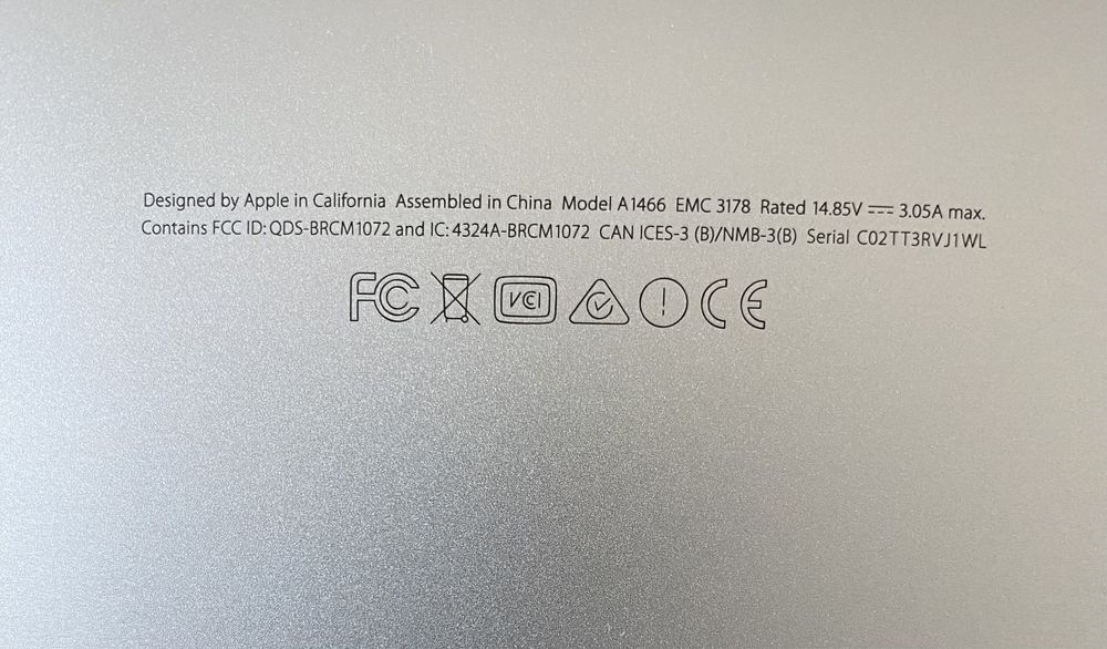MacBook air 13 cu i5 256 ssd model 2017