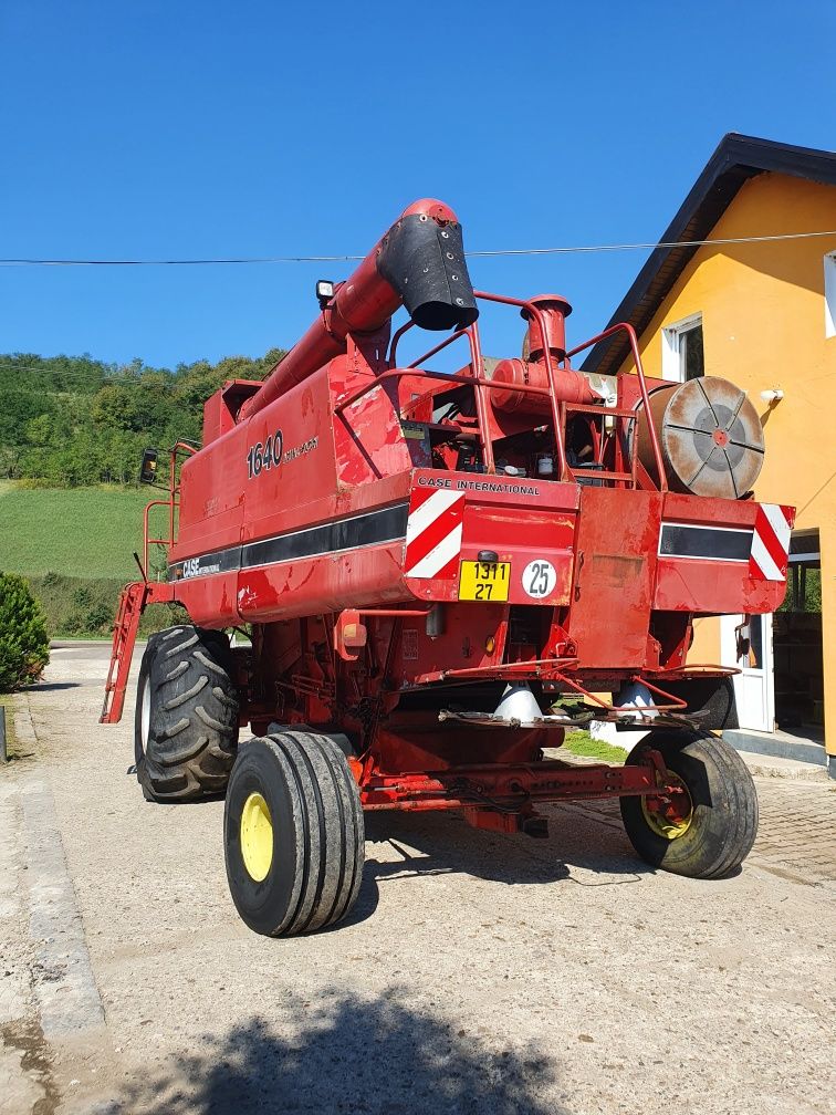 Dezmembram combina Case IH 1640