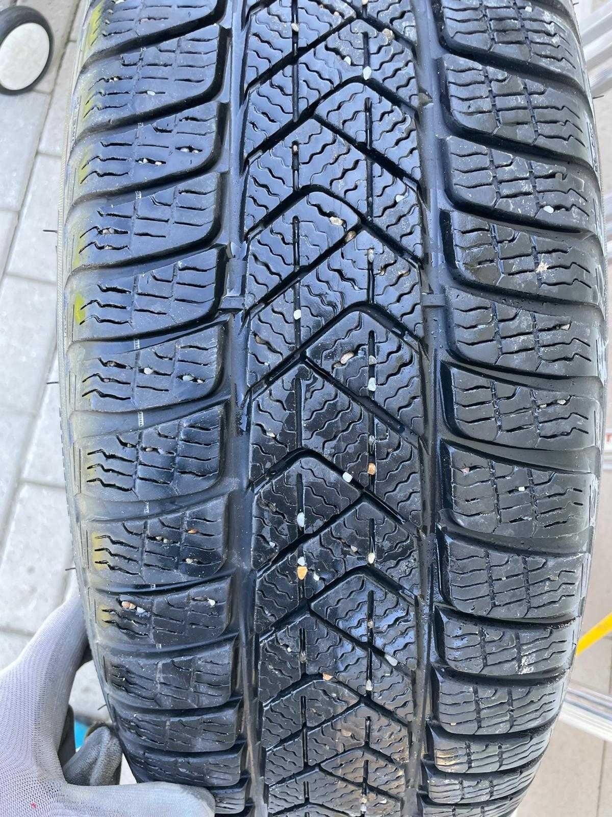 Jante BMW cu anvelope iarna R18