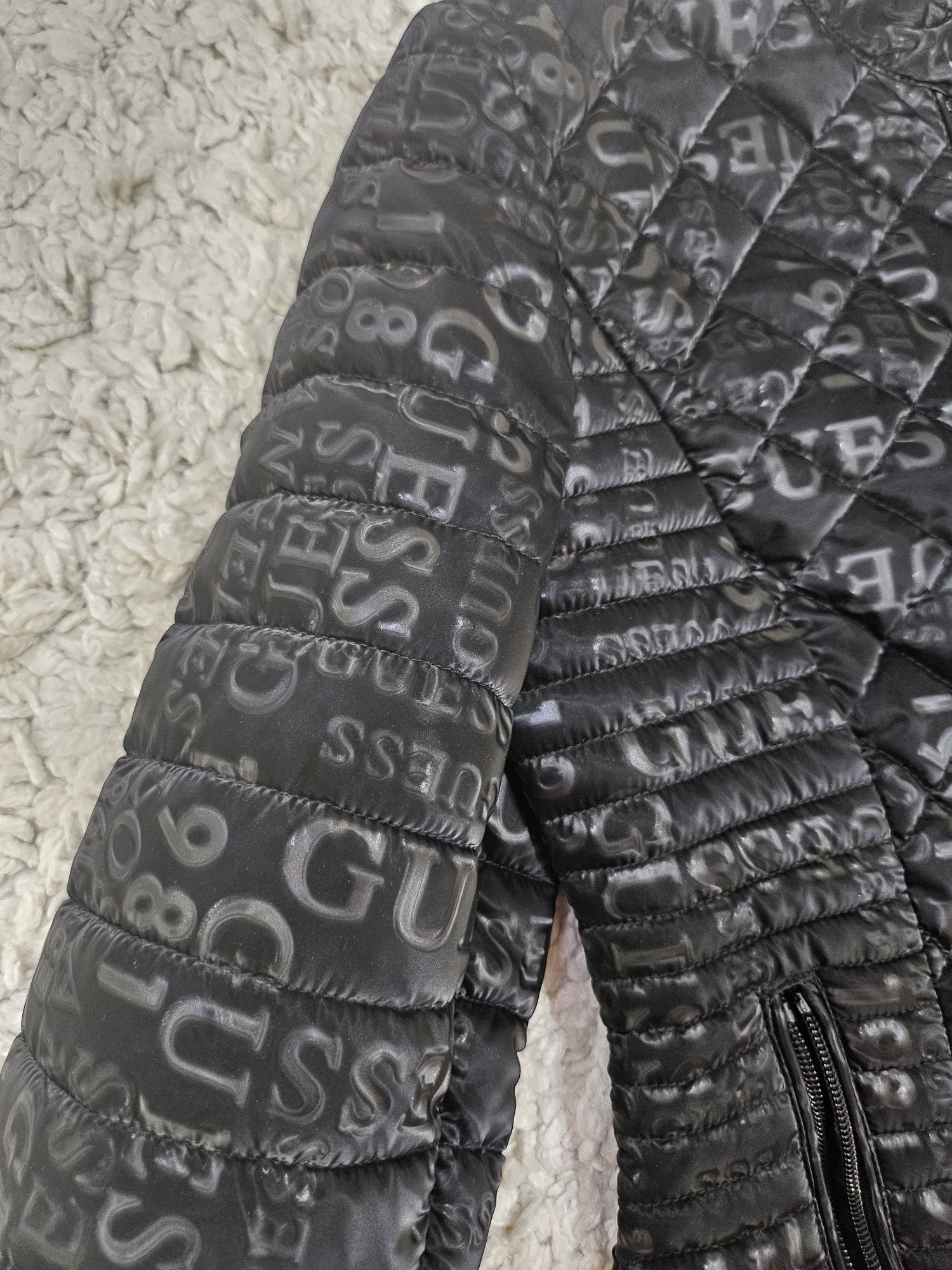 Дамско яке Guess