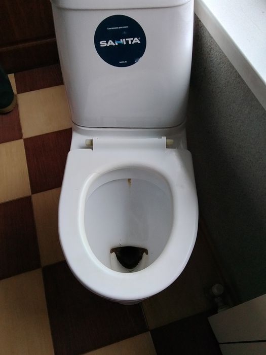 Продам унитаз. Б У