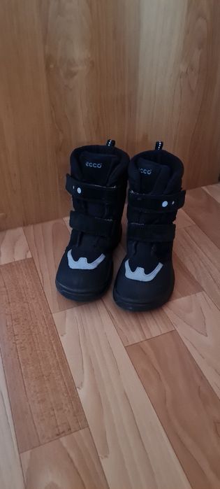 Продам детские сапожки ЕCCO