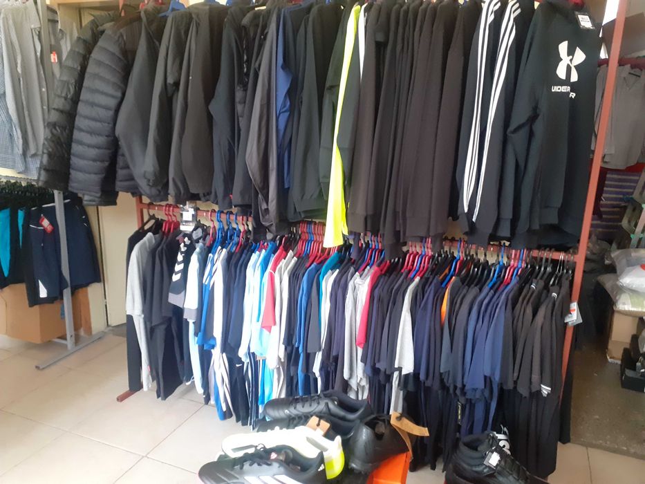 На едро оригинални маратонки и други спортни артикули