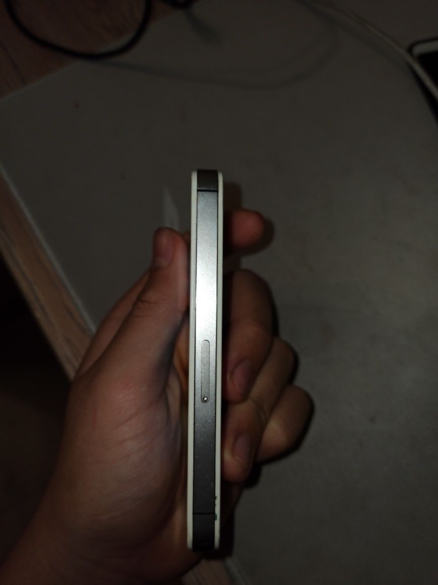 Iphone 4s в идеальном состоянии