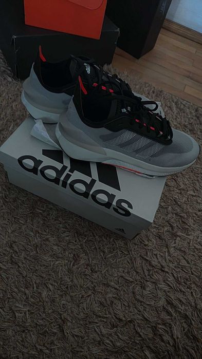 Adidasi ADIDAS Avryn