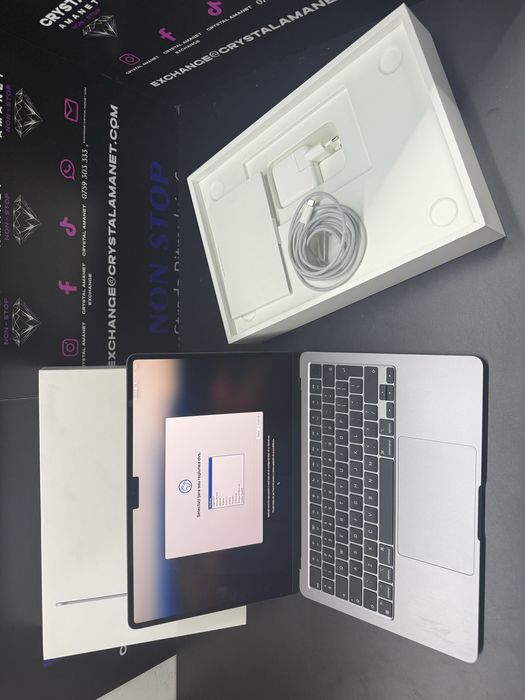 Macbook Air 13.6-inch M2