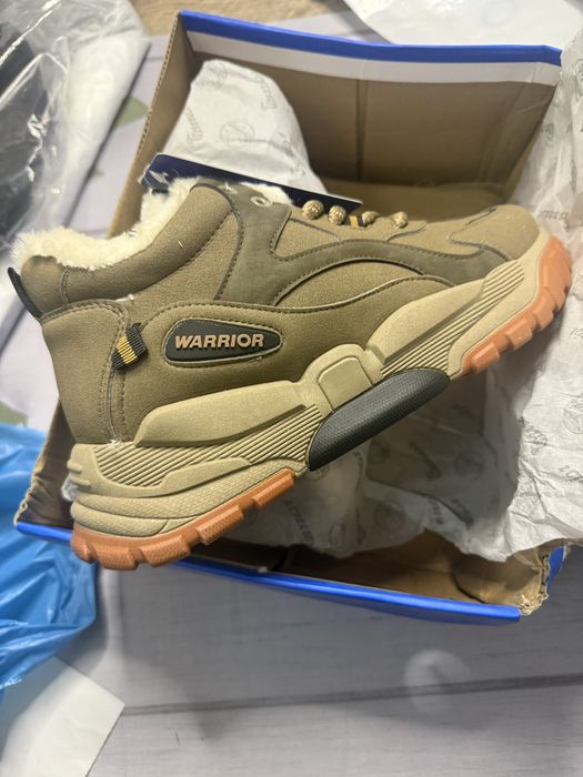 В наличии утепленные ботинки мужские