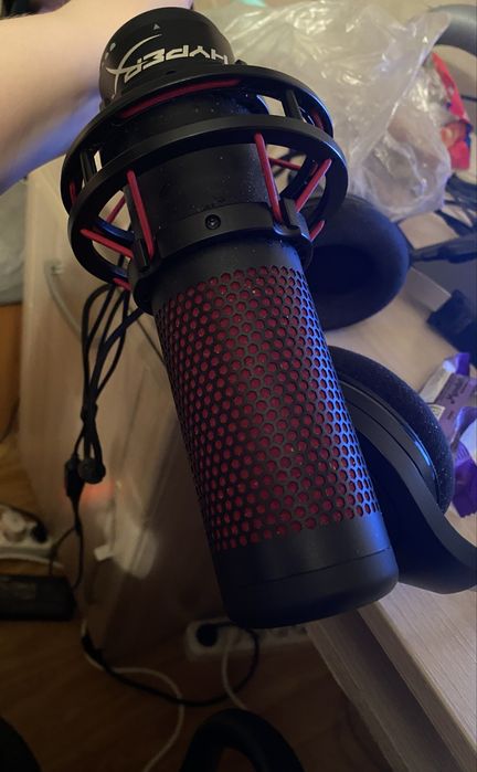 СРОЧНО продам микрофон HyperX