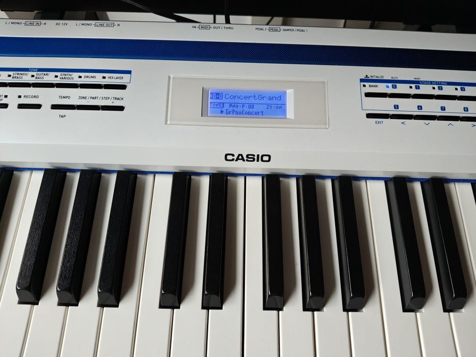 Pian electric - 88 clape/ claviatură premium