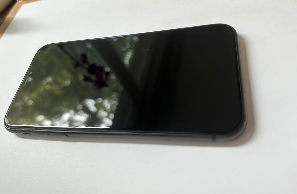 iPhone 11 64gb black