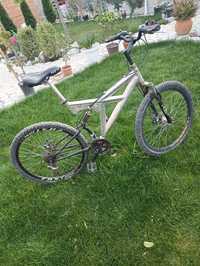 Bicicleta MTB cadru aluminiu full suspensie