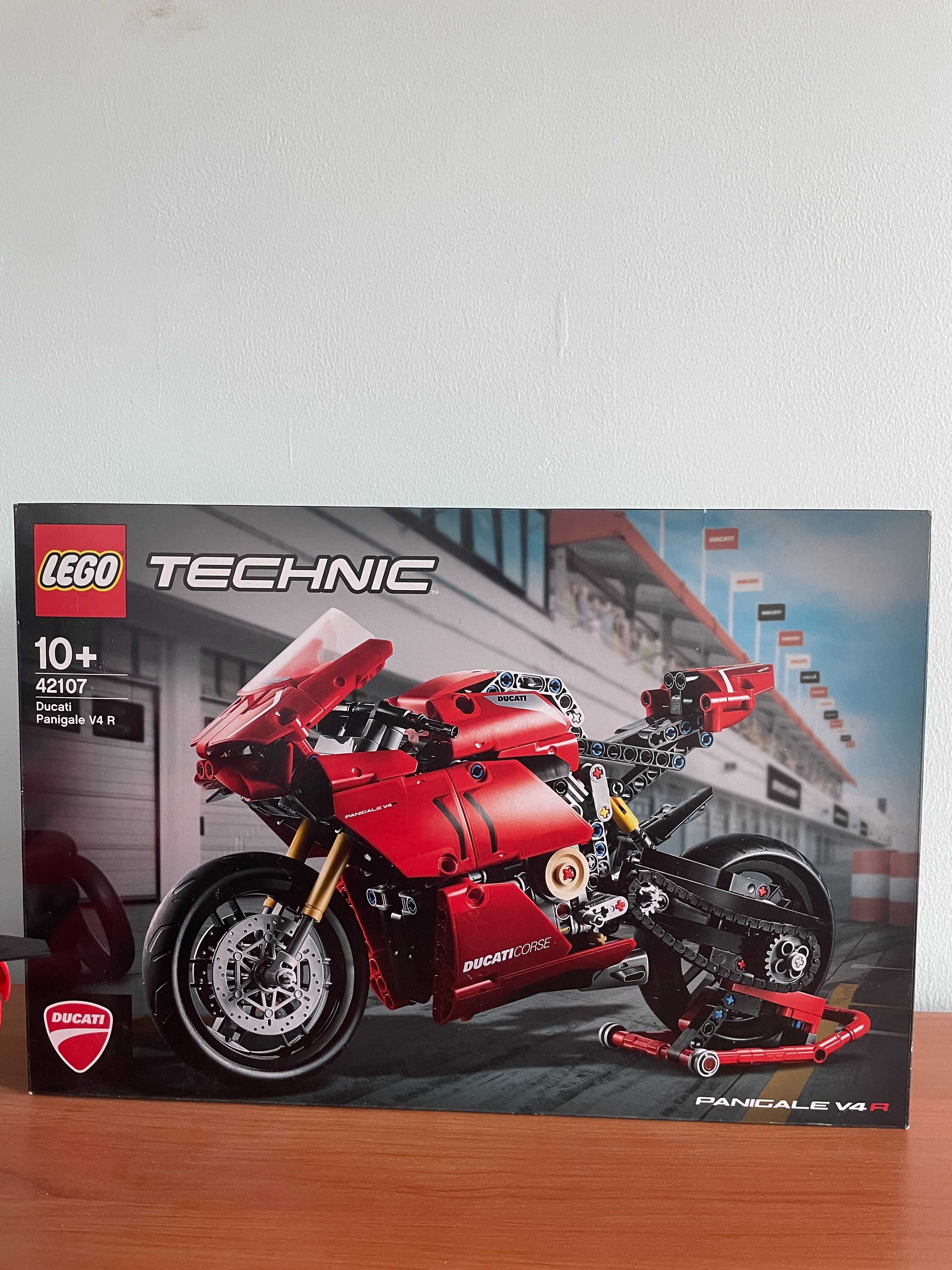 LEGO Technic - Ducati Panigale V4 R 42107, 646 части
