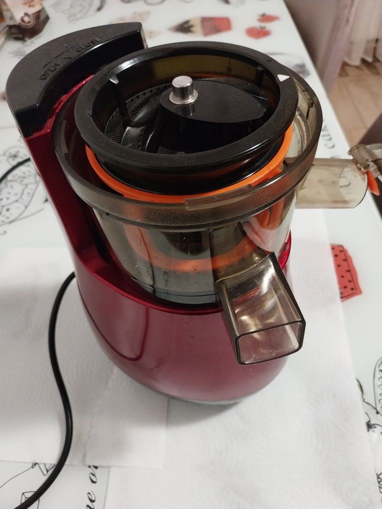 Storcator de fructe si legume cu melc Star-Light SJB-150R, 150 W, 55 R