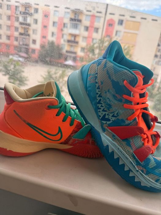 Валейбол и баскетбол кроссовки новые почти одевались 3 раза,без запаха